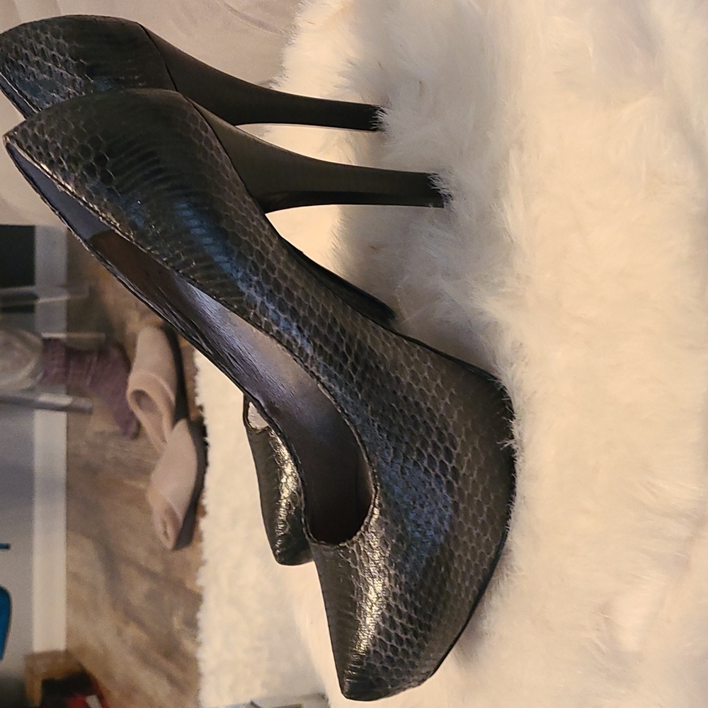 Grey Carlos Santana heels